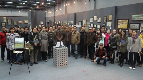 美术系、新闻系教工党支部:“提高艺术修养,共建和谐校园”党内主题教育活动合影